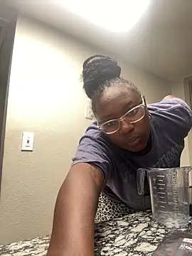 XxMidnightEssencexX online show from 11/16/25, 08:03