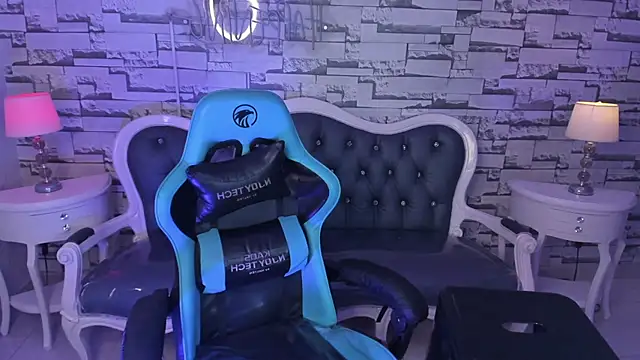 Snapshot of carlie_mayer_v chatting on 12/19/24, 02:35 carlie mayer v online show from 12/19/24, 02:35