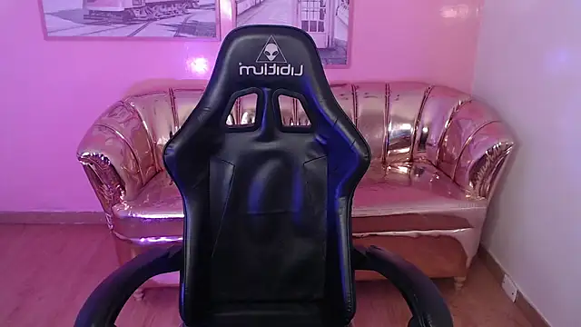 Snapshot of carlie_mayer_v chatting on 09/30/25, 03:39 carlie mayer v online show from 09/30/25, 03:39