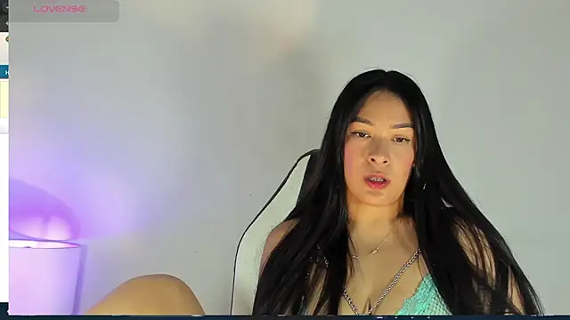 bella hadid1  online show from 02/22/25, 07:03