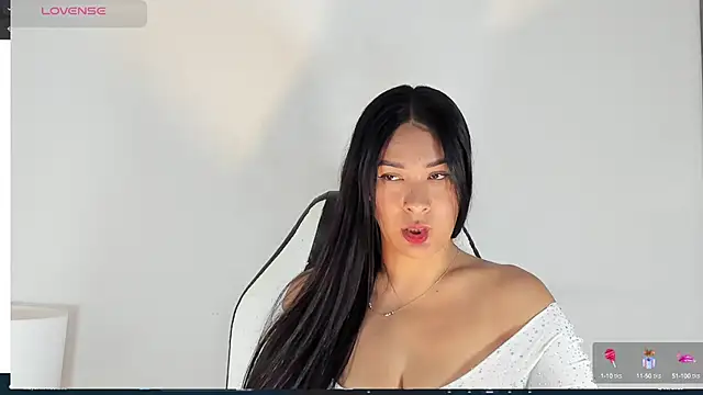 bella hadid1  online show from 03/02/25, 05:58