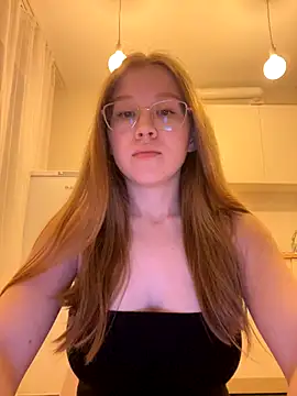 Eva Weyne online show from 10/31/25, 07:37