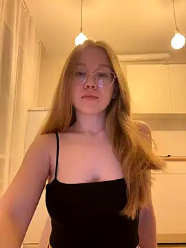 Eva Weyne online show from 11/13/25, 07:46