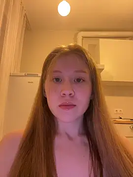 Snapshot of Eva_Weyne chatting on 07/04/26, 09:43 Eva Weyne online show from 07/04/26, 09:43
