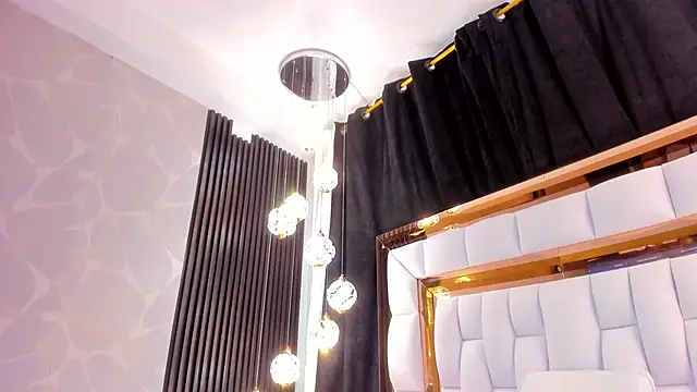 SarayRoyse online show from 11/17/25, 07:30