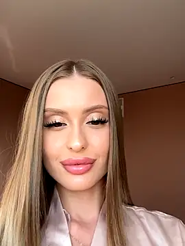 Snapshot of Sweet__Milly chatting on 09/16/25, 01:34 Sweet Milly online show from 09/16/25, 01:34