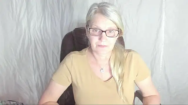 irinamaux online show from 03/05/25, 09:16