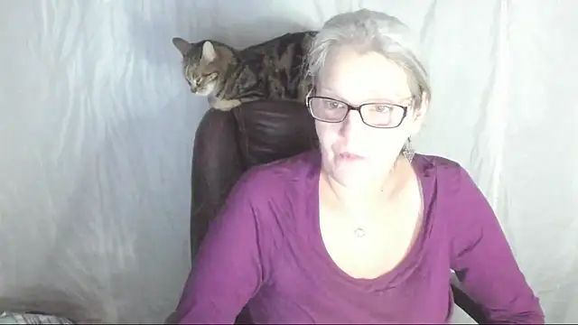 irinamaux online show from 03/07/25, 02:25