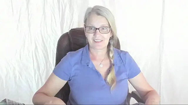 irinamaux online show from 03/07/25, 12:56