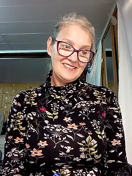 irinamaux online show from 10/02/25, 07:37