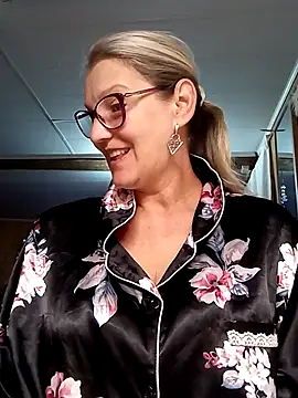 irinamaux online show from 10/10/25, 04:33