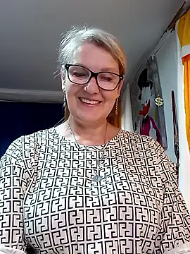 irinamaux online show from 04/18/26, 08:18