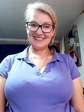 irinamaux online show from 05/13/26, 04:32
