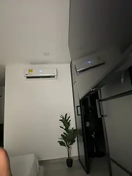 Snapshot of Brunettexio chatting on 01/10/25, 05:15 Brunettexio online show from 01/10/25, 05:15