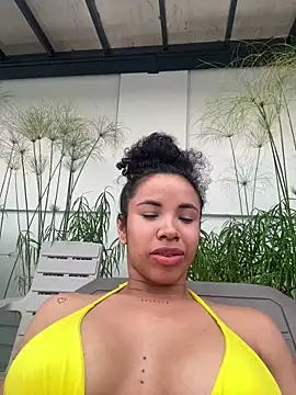 Snapshot of Brunettexio chatting on 01/24/25, 10:08 Brunettexio online show from 01/24/25, 10:08