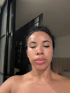 Snapshot of Brunettexio chatting on 03/06/25, 11:09 Brunettexio online show from 03/06/25, 11:09