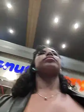 Snapshot of Brunettexio chatting on 03/14/25, 05:05 Brunettexio online show from 03/14/25, 05:05