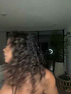 Snapshot of Brunettexio chatting on 11/21/25, 02:10 Brunettexio online show from 11/21/25, 02:10