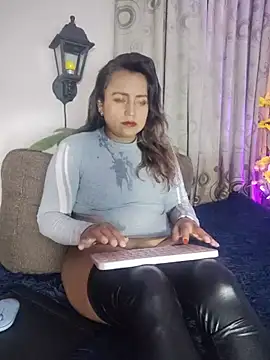Snapshot of silvana_queen07 chatting on 07/02/26, 04:24 silvana queen07 online show from 07/02/26, 04:24