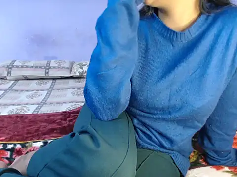 Freya nia online show from 12/07/24, 04:47