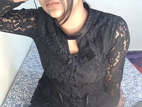 Freya nia online show from 12/22/25, 07:55