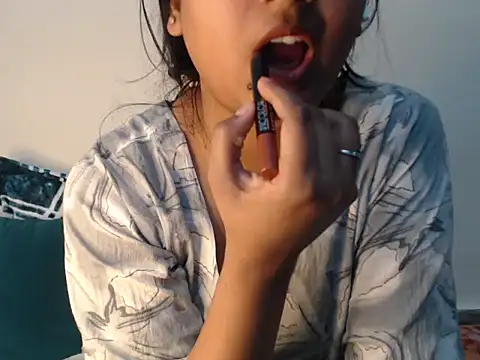 Freya nia online show from 01/10/26, 01:57