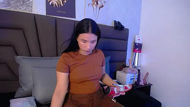 Sofi Perez  online show from 03/30/26, 11:22