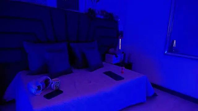 Sofi Perez  online show from 04/01/26, 11:33