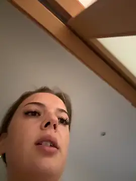 Snapshot of LexyGold chatting on 10/31/25, 03:57 LexyGold online show from 10/31/25, 03:57