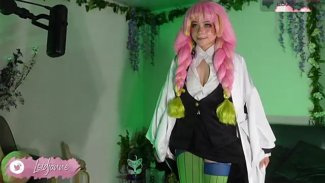 loIijanne online show from 11/18/25, 12:49