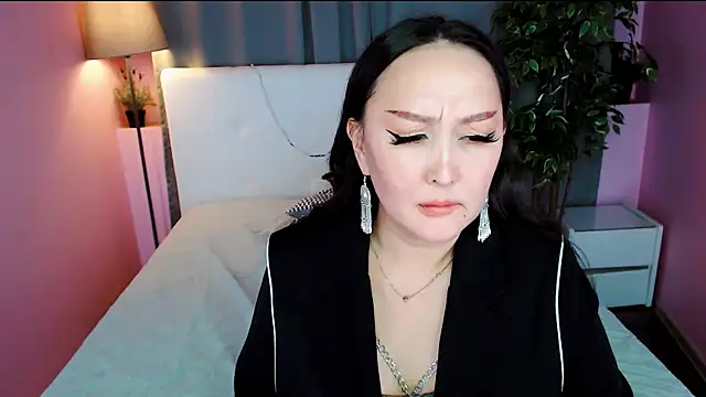 Julianna Jami online show from 02/12/25, 03:27