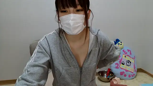 hi---chan- online show from 03/12/25, 06:44