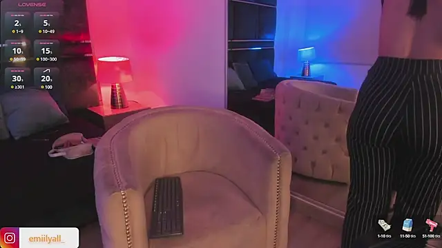 Snapshot of EmilyAllen_ chatting on 03/01/25, 04:26 EmilyAllen online show from 03/01/25, 04:26