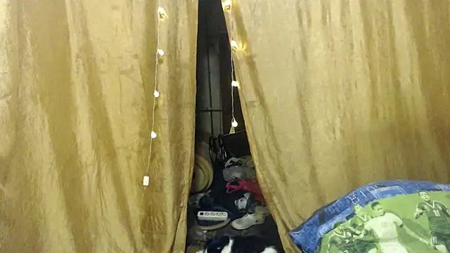 Snapshot of _Estelitta_5 chatting on 01/19/25, 04:04 Estelitta 5 online show from 01/19/25, 04:04