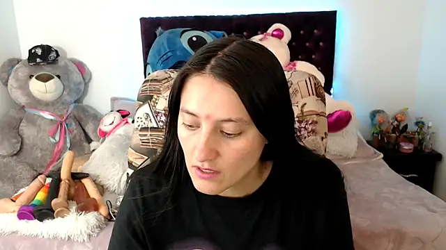 Lorenahot 06 online show from 12/05/25, 06:37