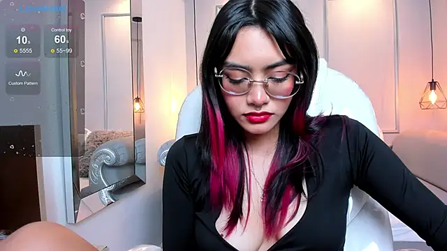 AzuraKindong online show from 02/12/25, 10:15