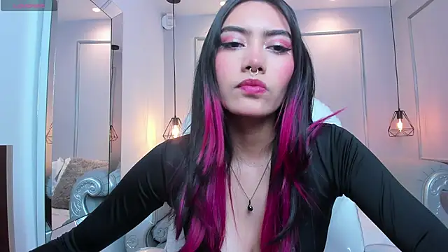 AzuraKindong online show from 03/12/25, 07:17