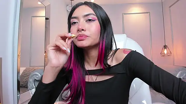 AzuraKindong online show from 03/15/25, 01:41