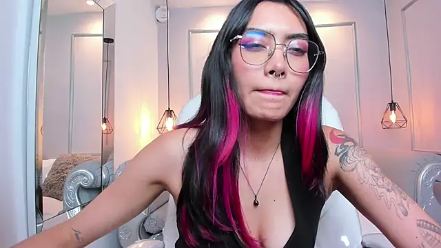 AzuraKindong online show from 03/19/25, 10:42