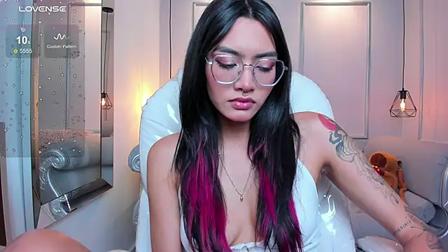 AzuraKindong online show from 09/10/25, 07:25