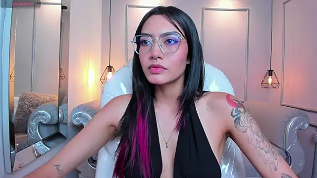 AzuraKindong online show from 09/16/25, 07:26