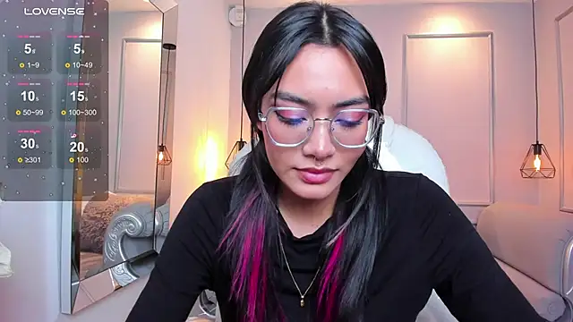 AzuraKindong online show from 09/17/25, 07:26