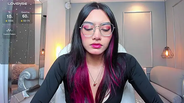 AzuraKindong online show from 11/18/25, 07:18