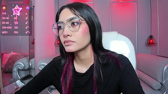 AzuraKindong online show from 12/17/25, 07:09