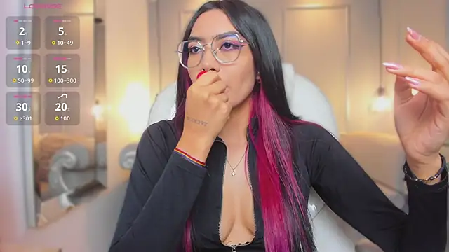 AzuraKindong online show from 02/06/26, 07:17