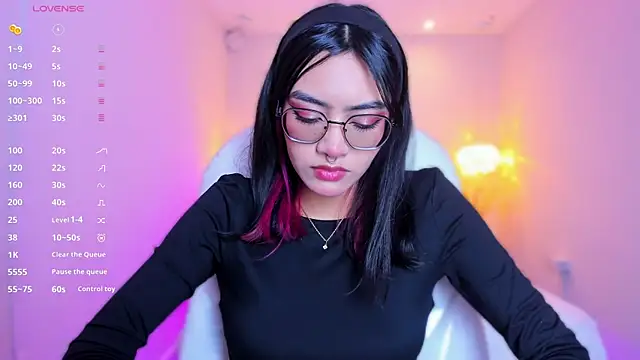 AzuraKindong online show from 03/31/26, 07:14