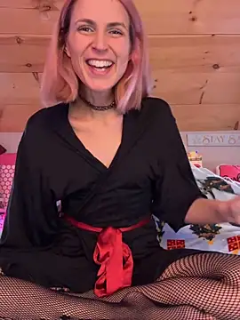 DanaeJustine online show from 12/17/25, 11:00