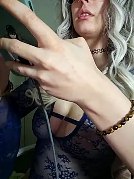 Snapshot of La_Nebulleuse-Nebulla chatting on 02/26/25, 08:44 La Nebulleuse-Nebulla online show from 02/26/25, 08:44