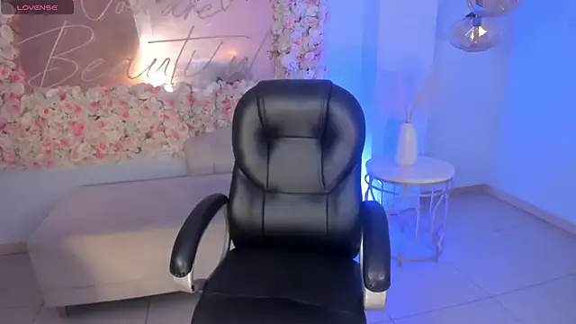 sarawinstone online show from 01/08/25, 08:07