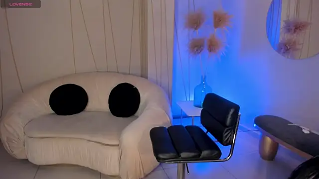 sarawinstone online show from 02/05/25, 08:04